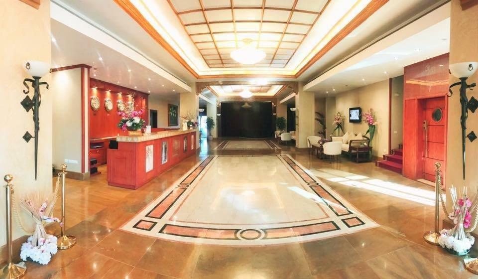 Bzommar Palace Hotel Jounieh Exterior photo